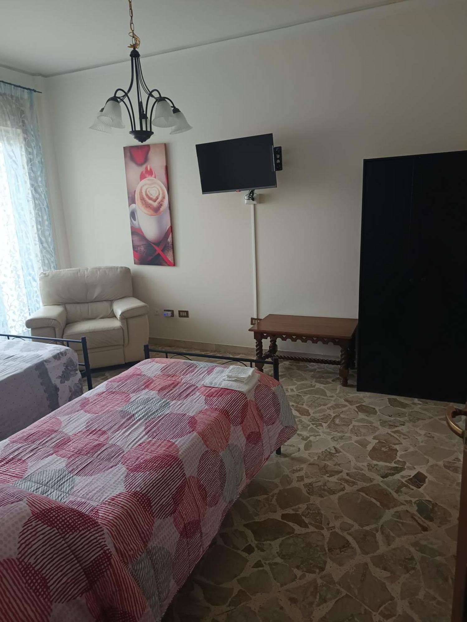 New Dawn Apartment, Appartamento Turistico, Casa Per Vacanza, Tre Camere Indipendenti كاتانيا المظهر الخارجي الصورة