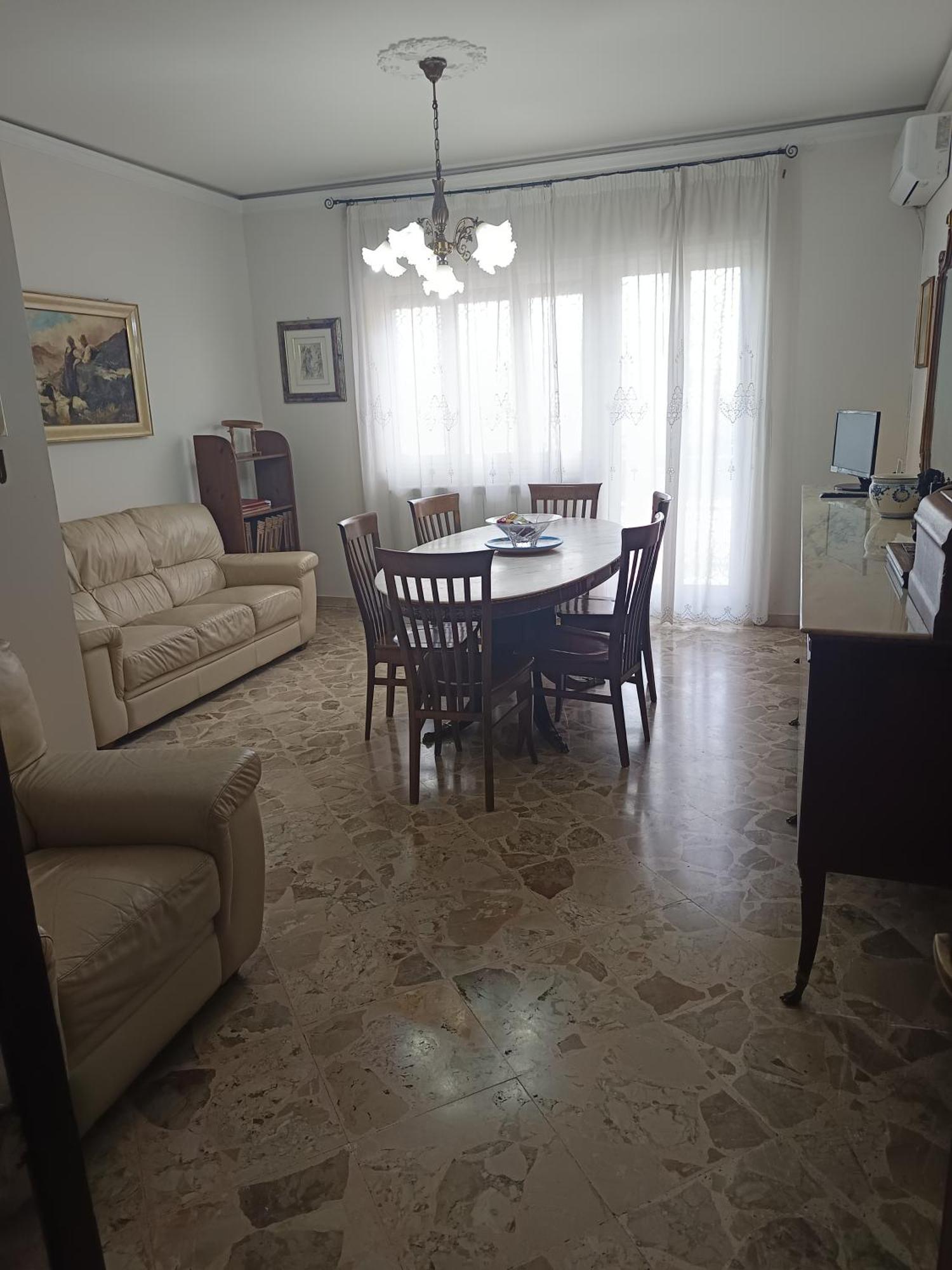 New Dawn Apartment, Appartamento Turistico, Casa Per Vacanza, Tre Camere Indipendenti كاتانيا المظهر الخارجي الصورة