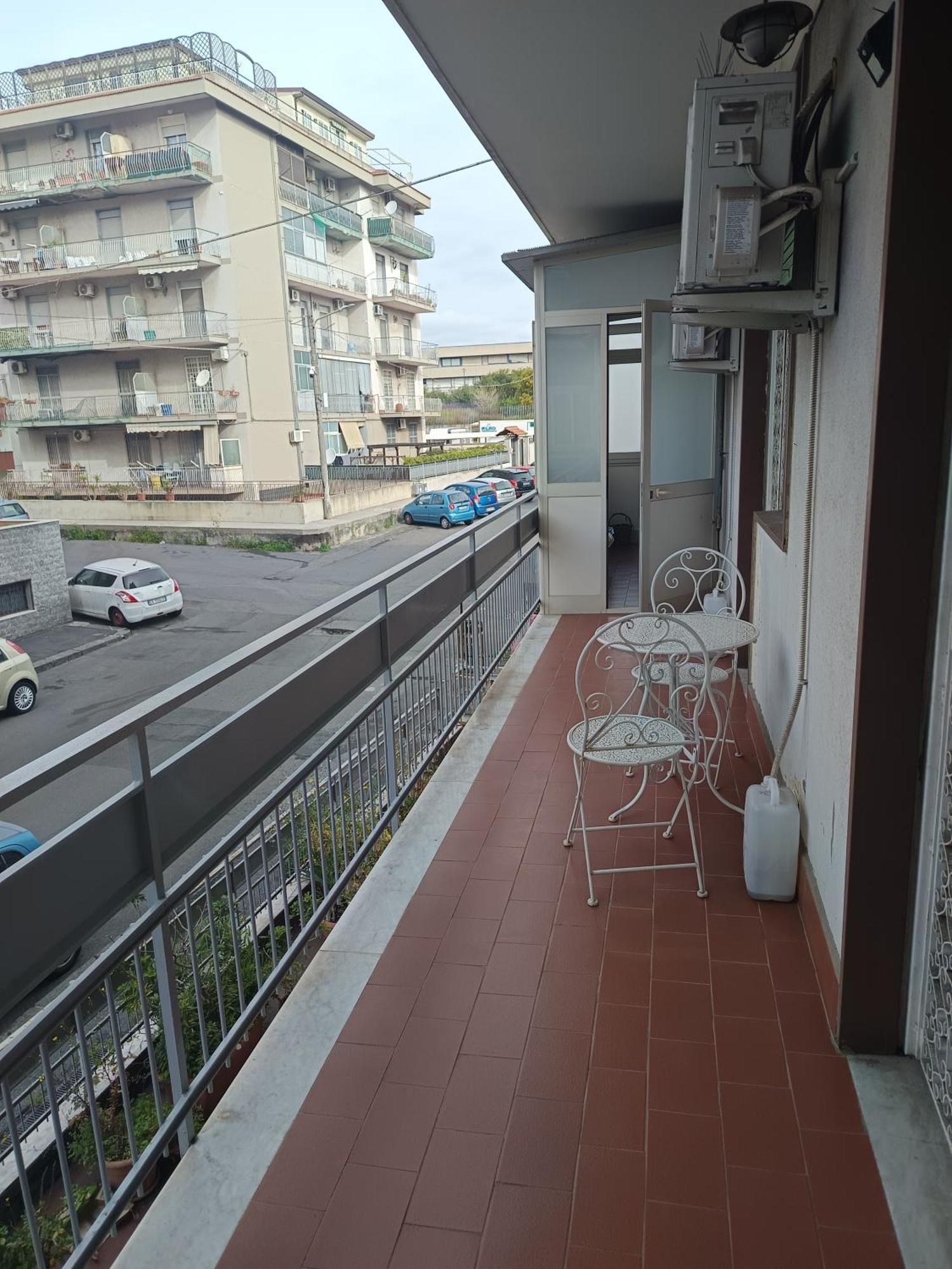 New Dawn Apartment, Appartamento Turistico, Casa Per Vacanza, Tre Camere Indipendenti كاتانيا المظهر الخارجي الصورة