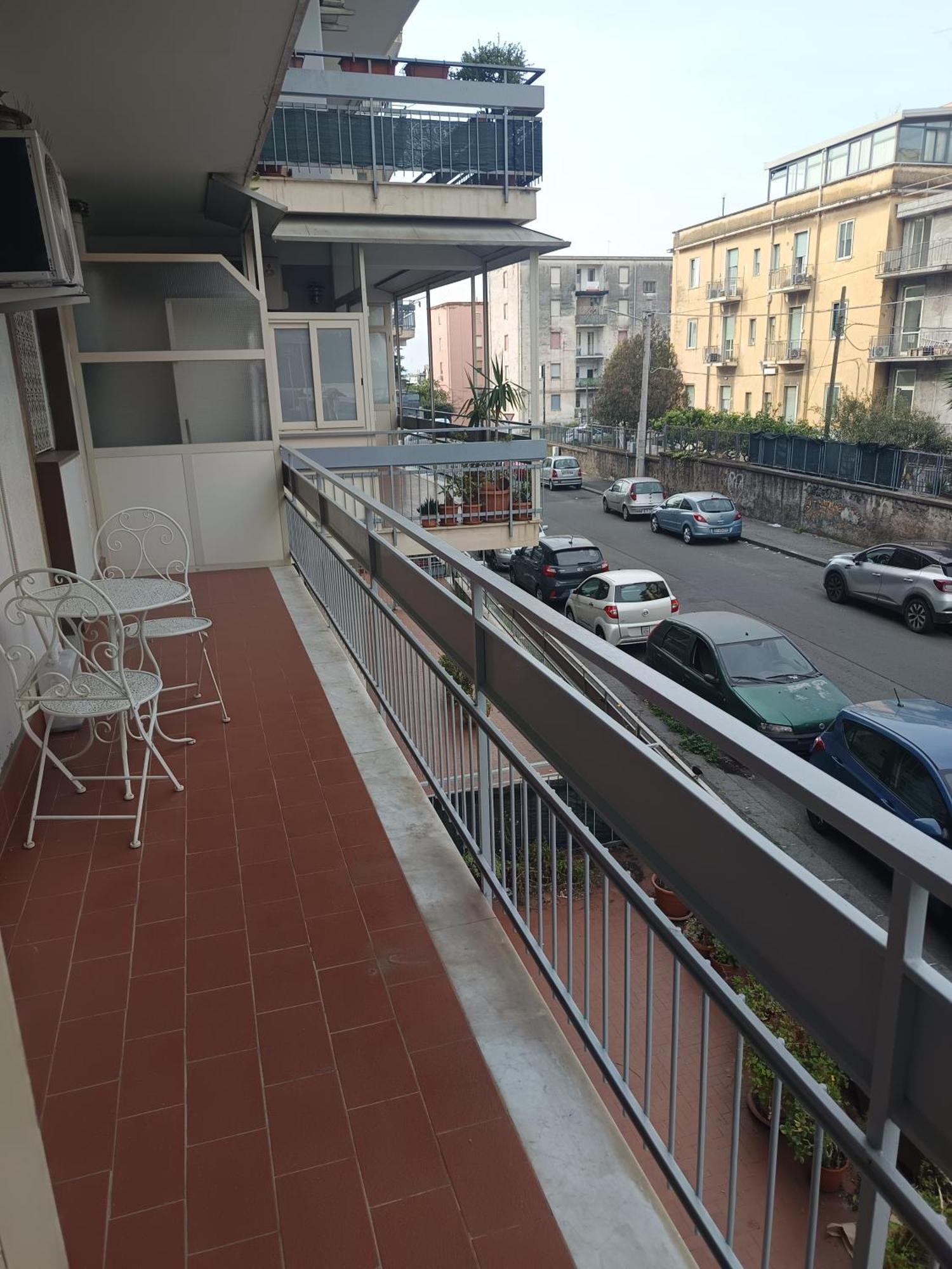New Dawn Apartment, Appartamento Turistico, Casa Per Vacanza, Tre Camere Indipendenti كاتانيا المظهر الخارجي الصورة