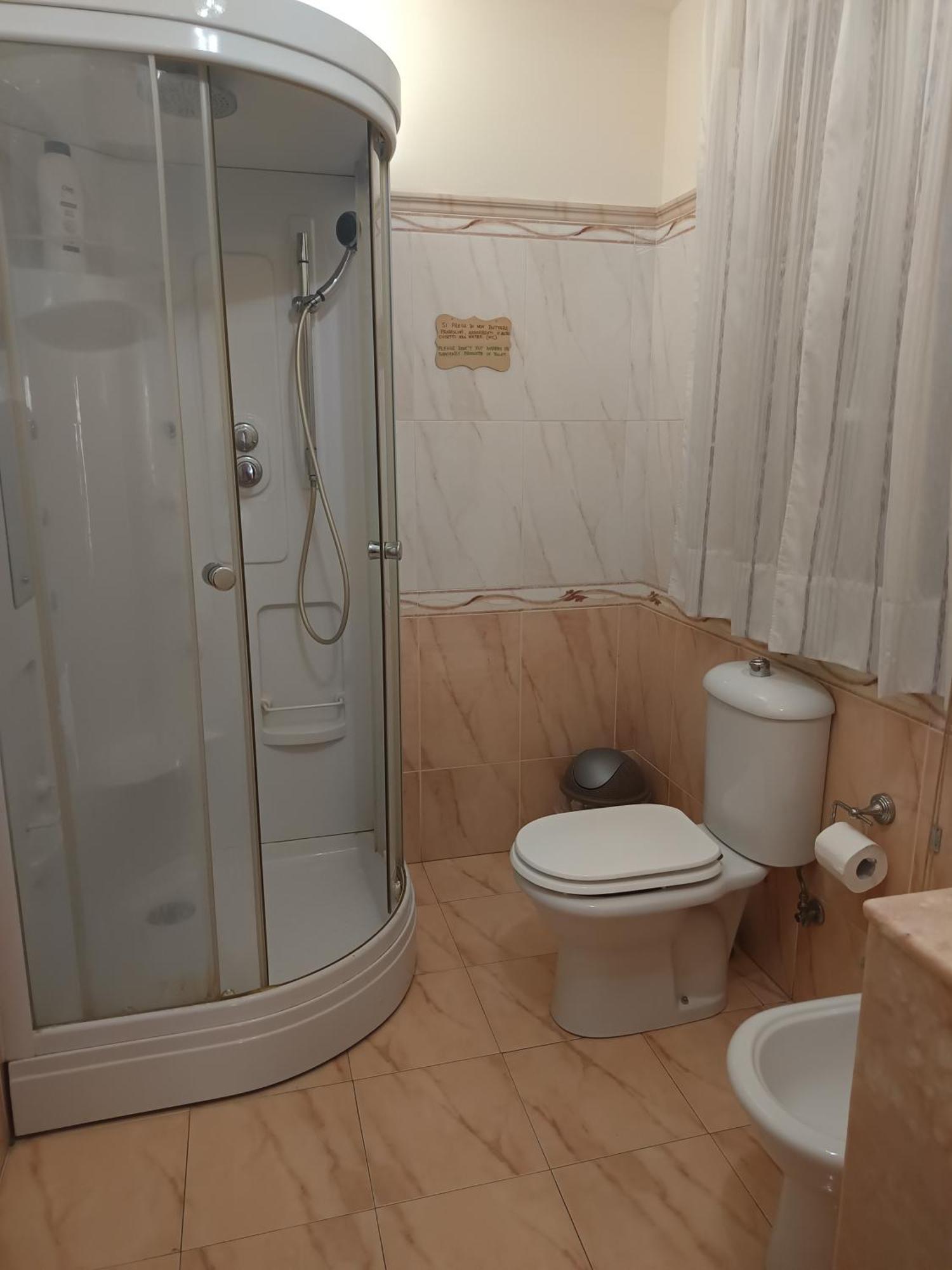 New Dawn Apartment, Appartamento Turistico, Casa Per Vacanza, Tre Camere Indipendenti كاتانيا المظهر الخارجي الصورة